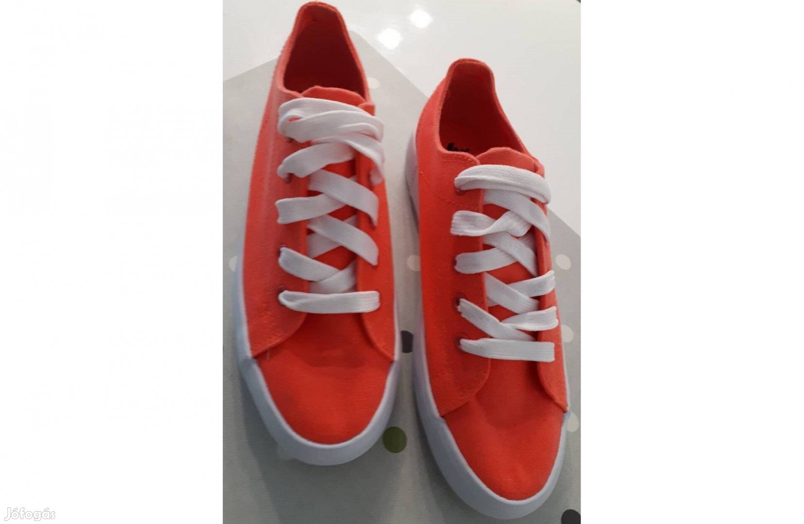 Narancs színű női tornacipő 40-es méret