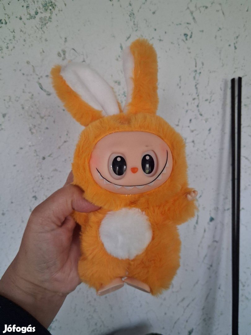 Narancssárga Labubu