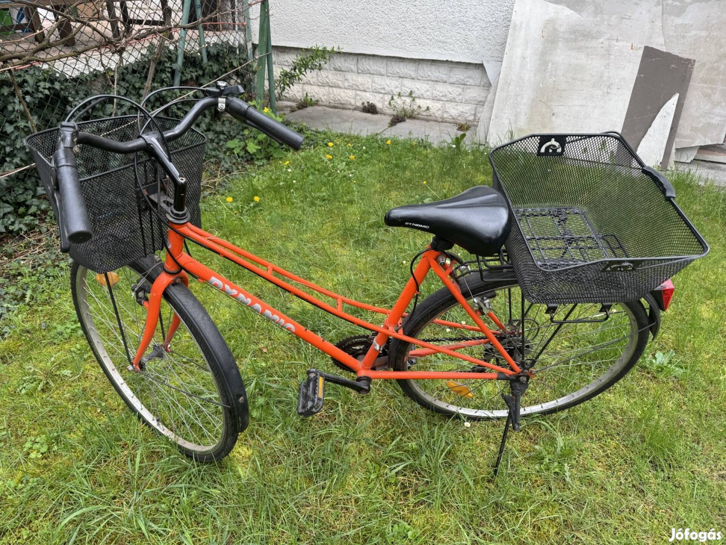 Narancssárga bicikli
