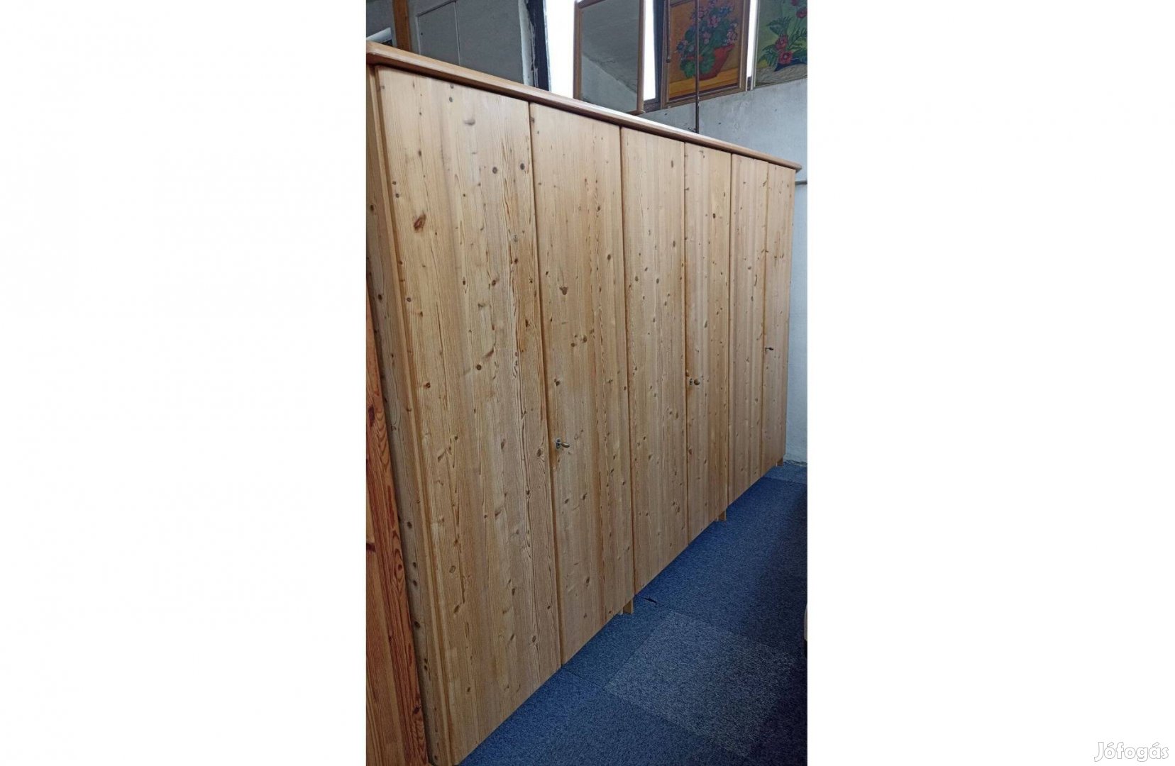 Natúr fenyő, tetőtérbe beépíthető gardróbszekrény eladó