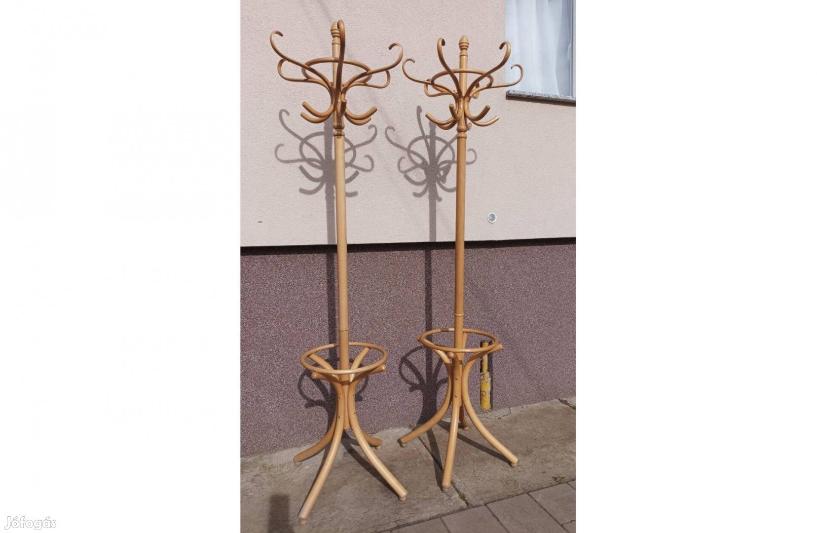 Natúr színű fa fogasok