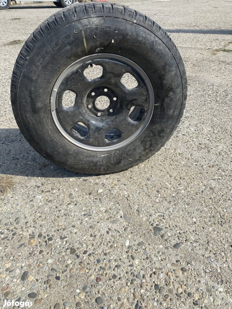 Navara pótkerék eladó