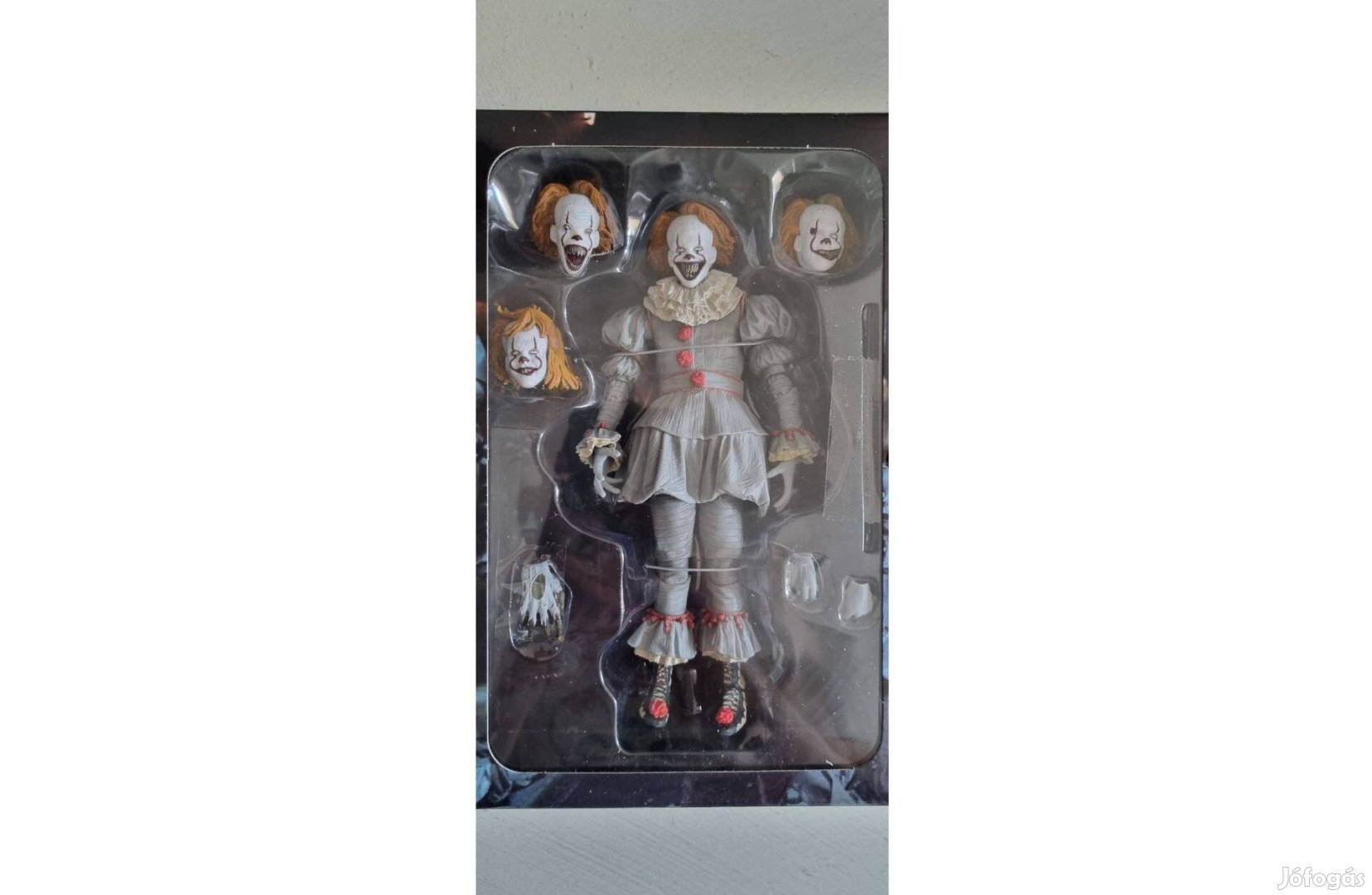Neca IT Ultimate Collection Pennywise Wellhouse
