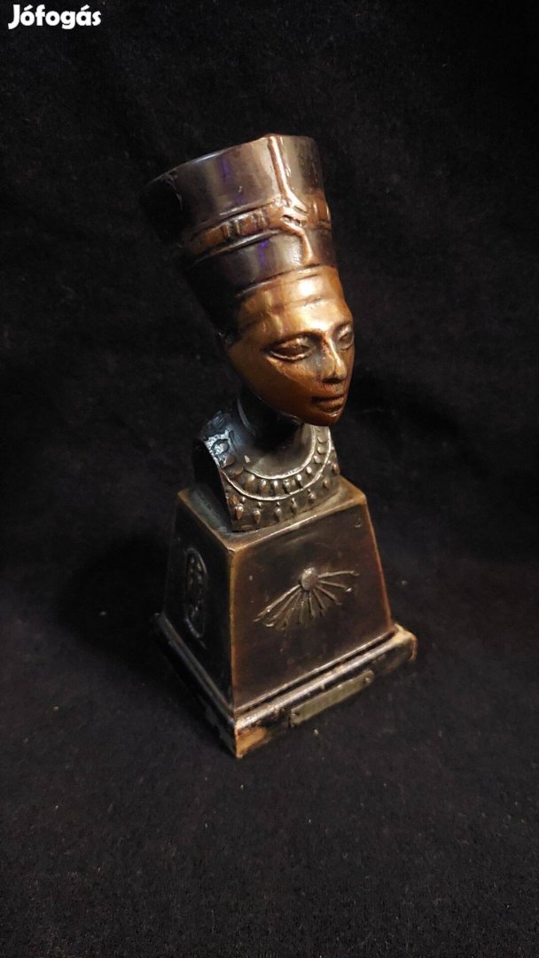 Nefertiti szobor