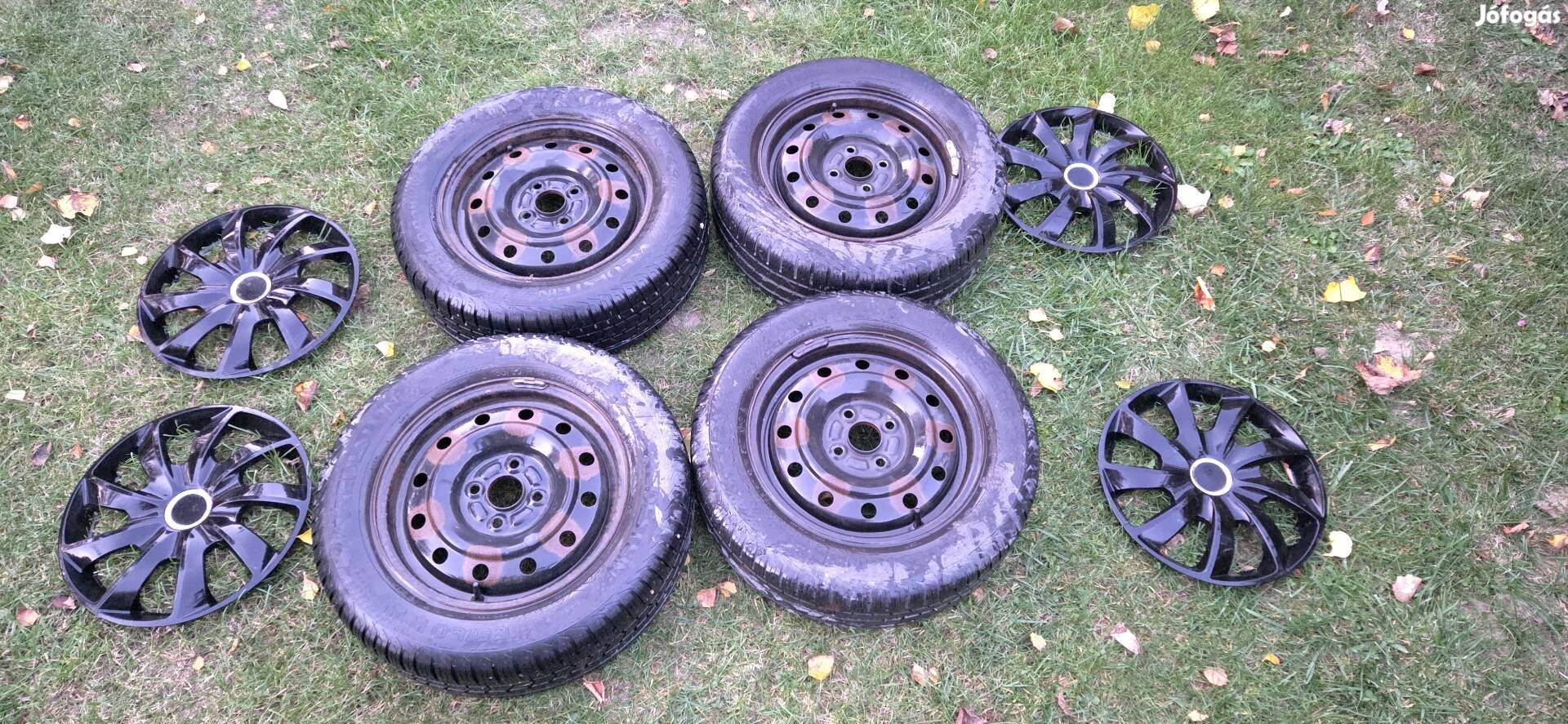 Négy évszakos 14 " lemezfelni szett dísztárcsákkal