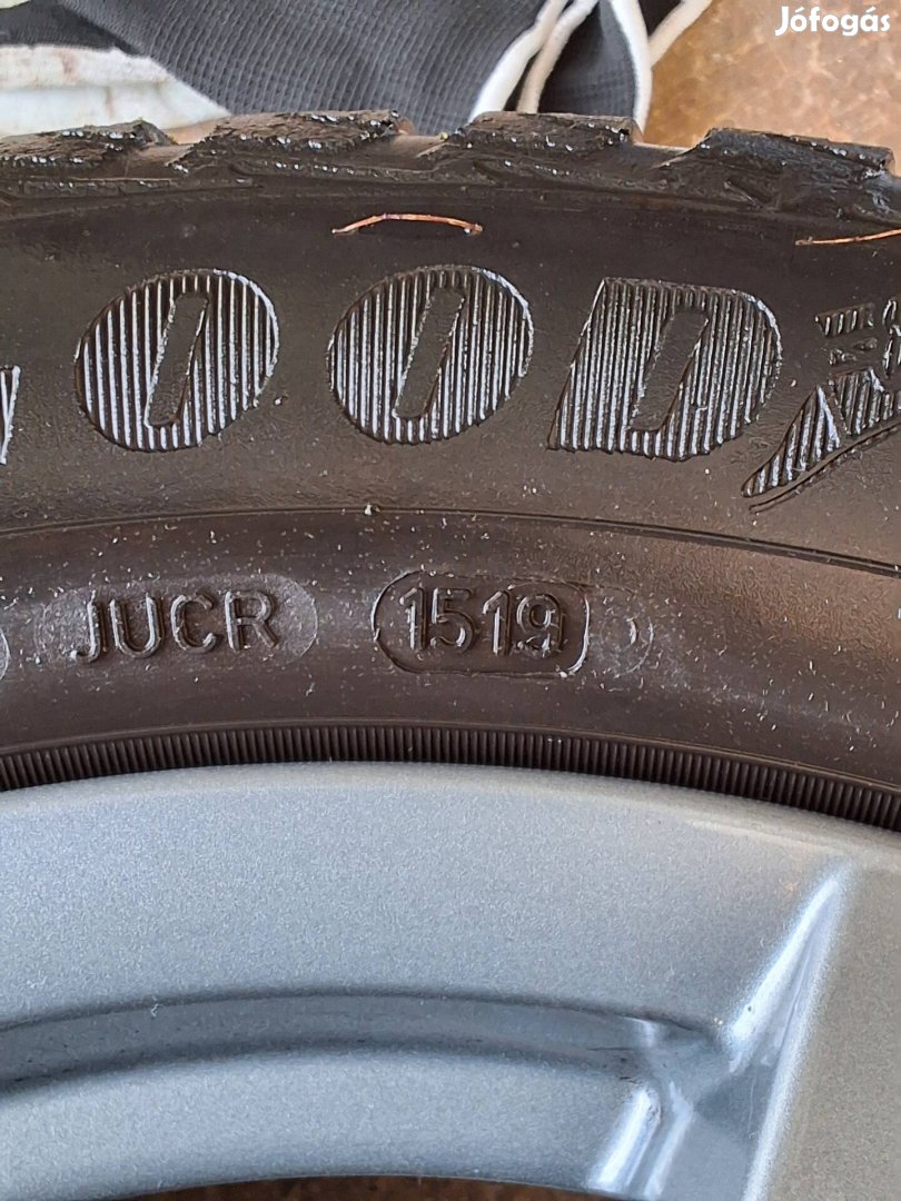 Négyévszakos Gumi: Goodyear Vector 4Season