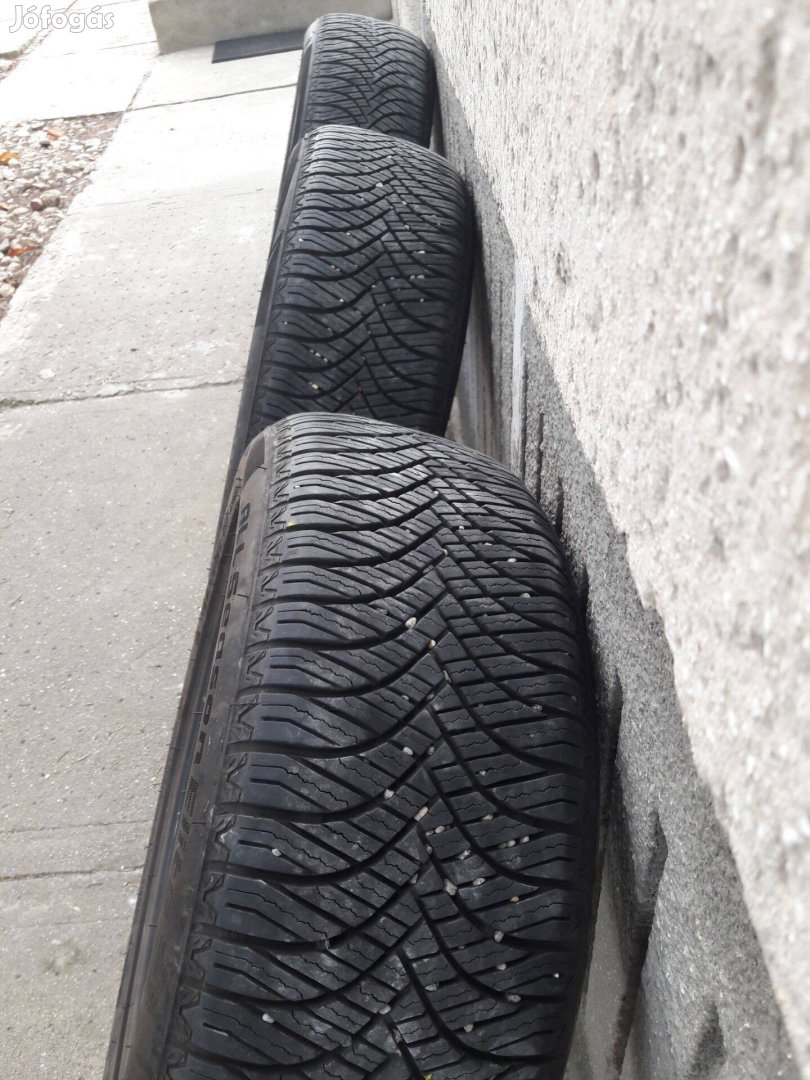 Négyévszakos gumik 195/55R16m, 3 darab