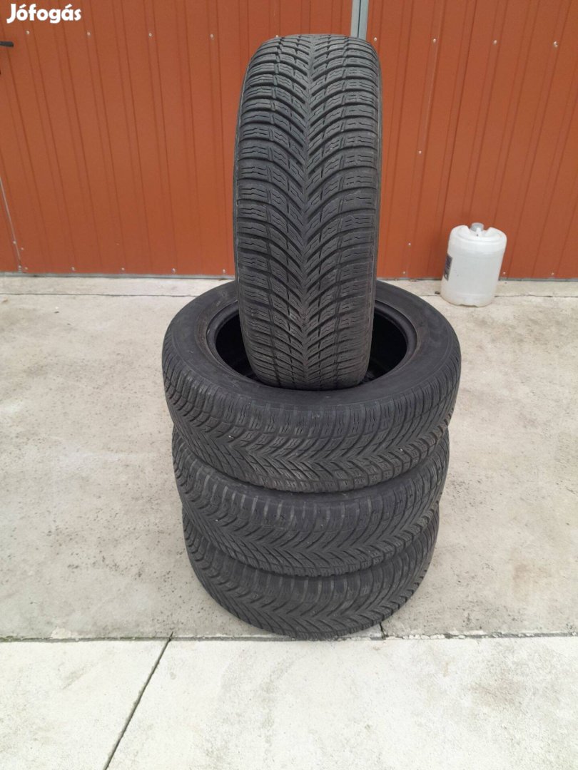 Négyévszakos nokian 205/55 R16 garnitúra dot 3320