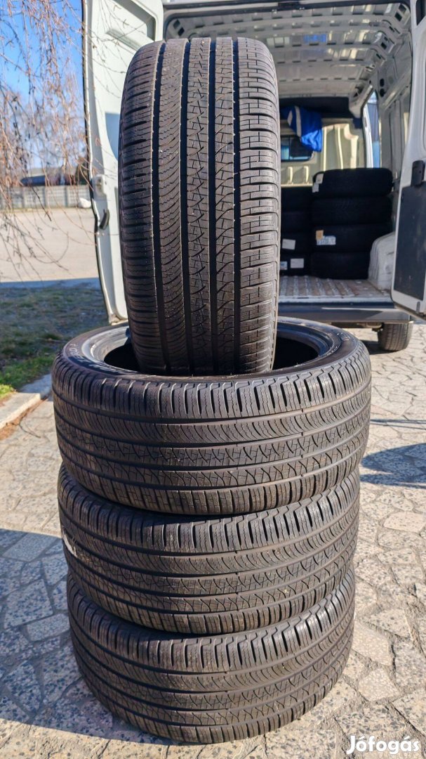 Négyévszekos Gumik - 275/45 R21 - Pirelli