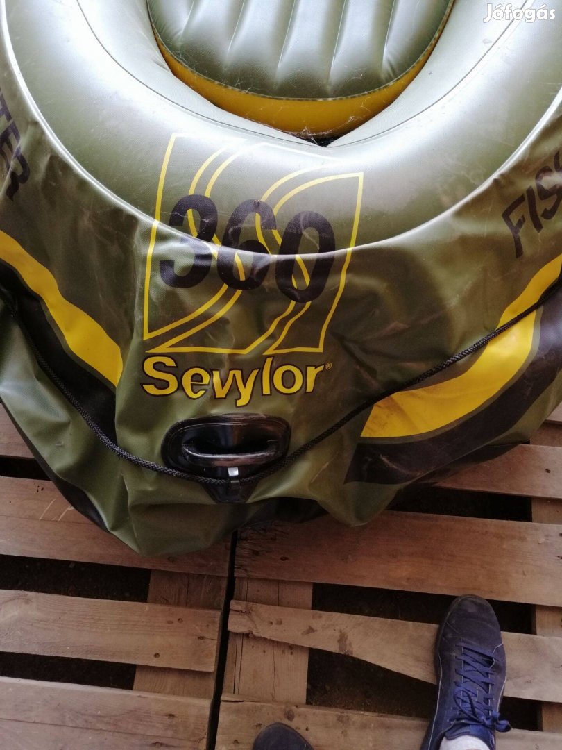 Négyszemélyes gumicsónak