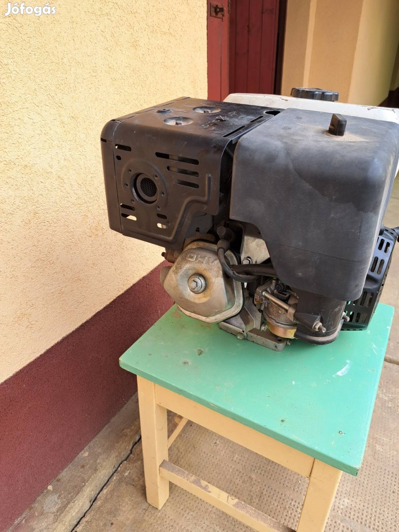 Négyütemű benzinmotor. 