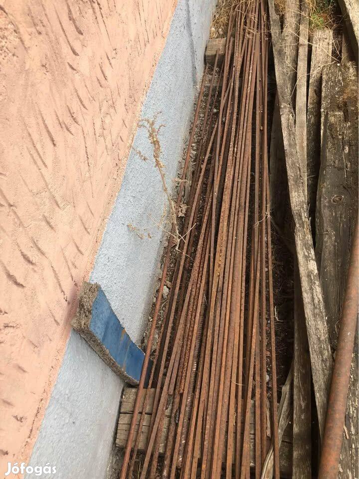 Négyzetvas 6m hosszú 10x10mm-es 16 szál Albertirsán