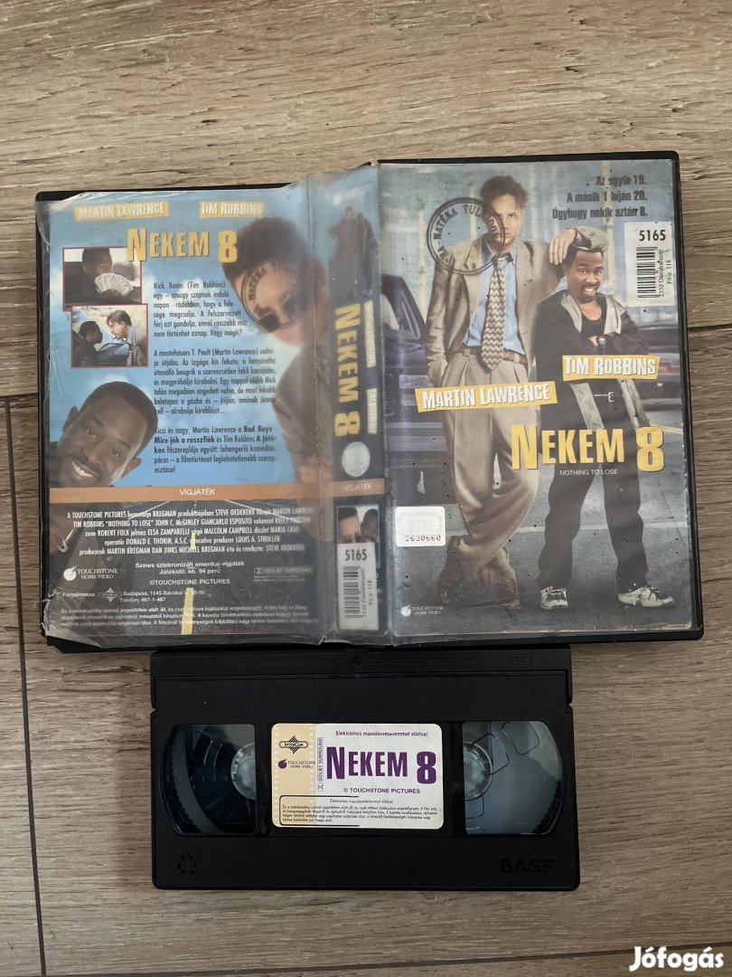 Nekem 8 vhs.   