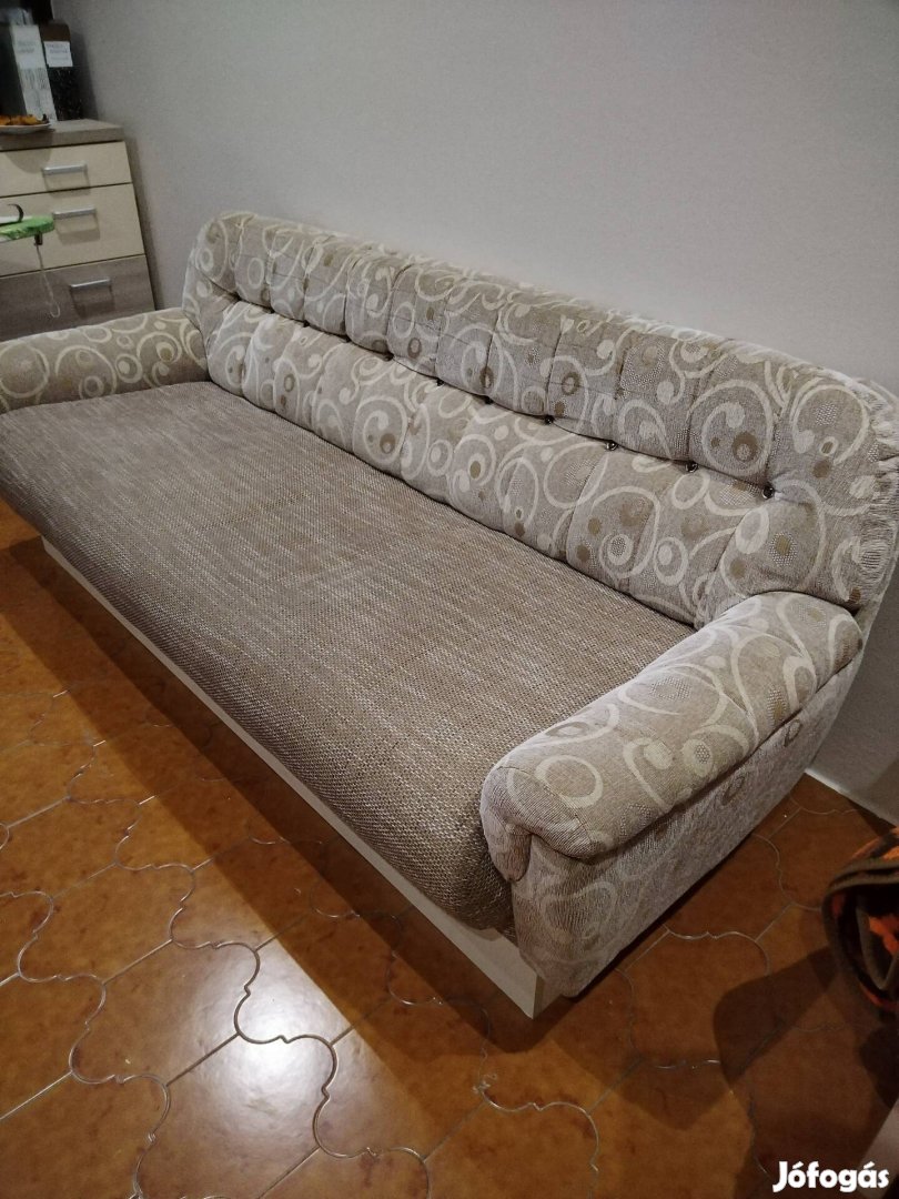 Nem ágyazható kanapé  eladó 