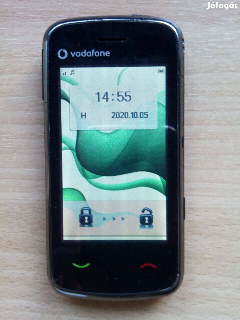 Nem működő Vodafone 547i fekete mobiltelefon + 3 hátlap