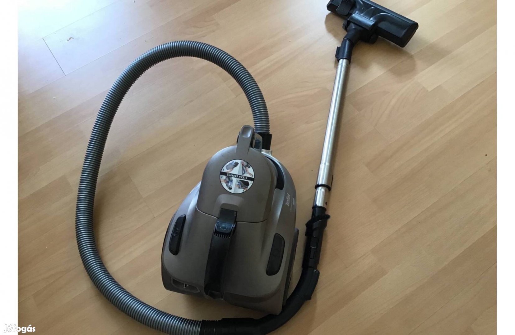 Nem postázom Tefal compact cyclonic porszívó eladó