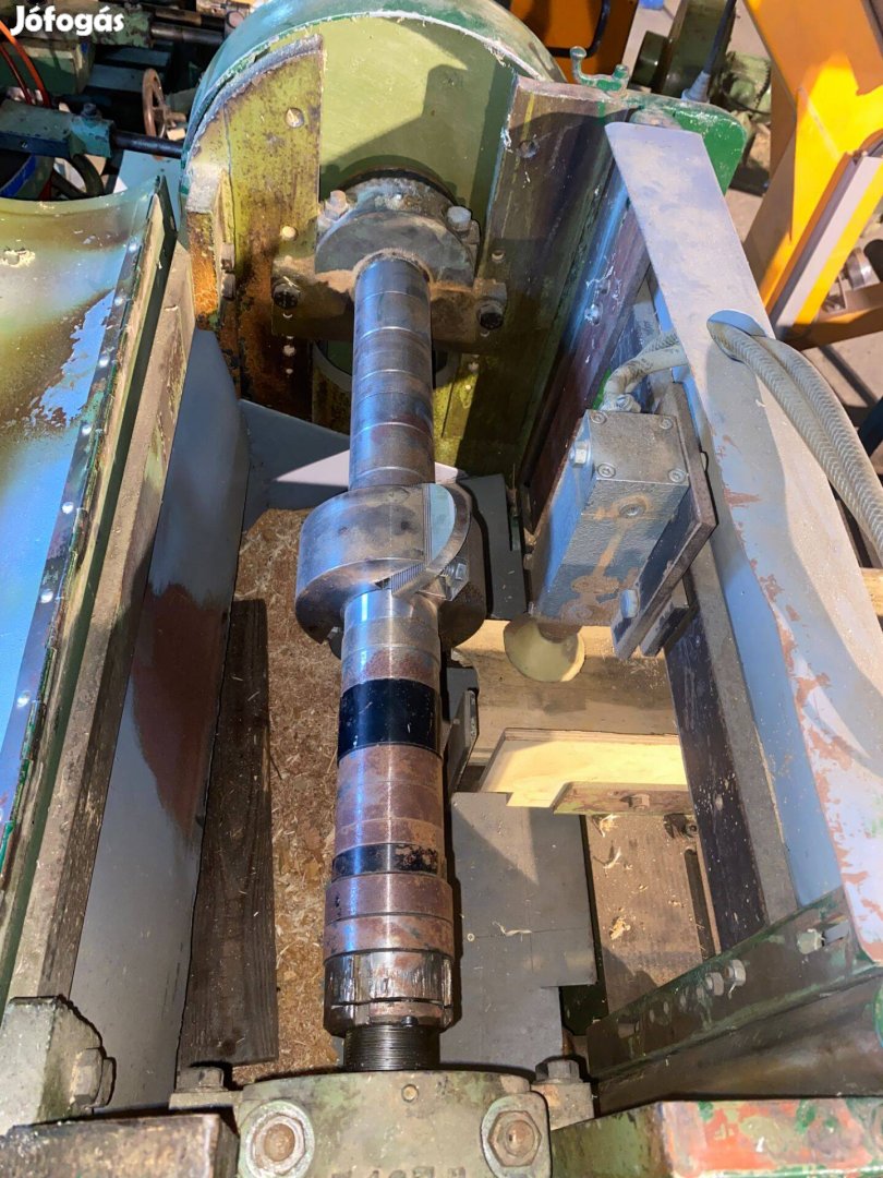 Német fogazó hossztoldó maró gép