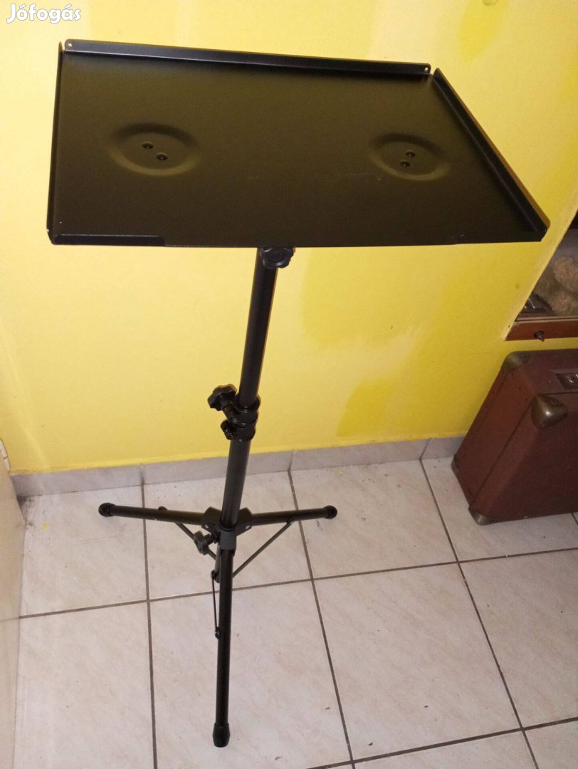 Német laptop tartó állvány