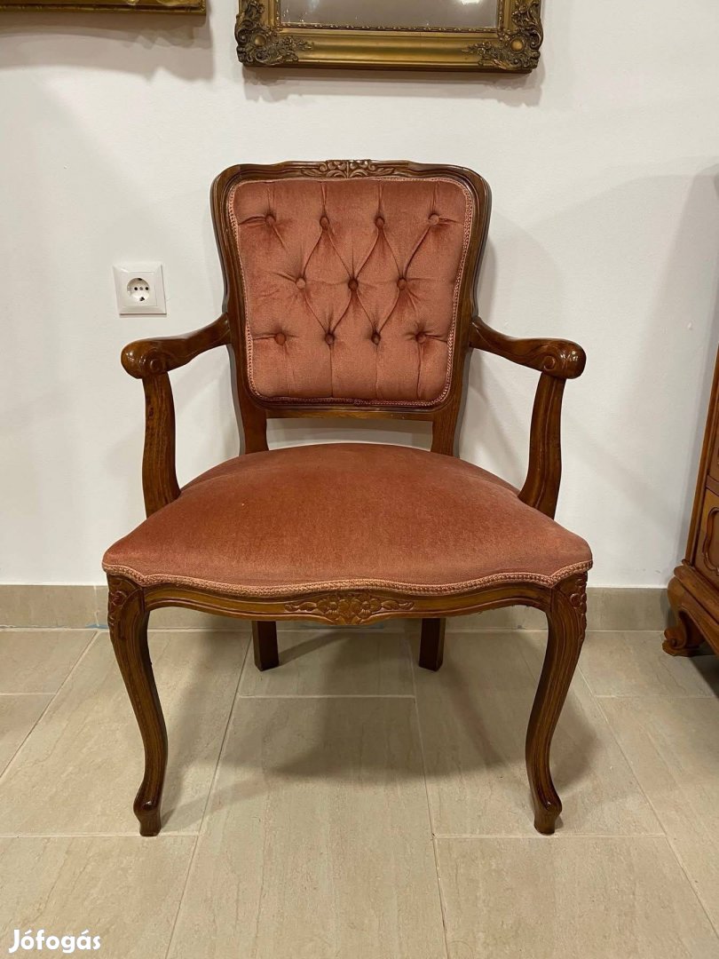 Neobarokk faragott karfás szék