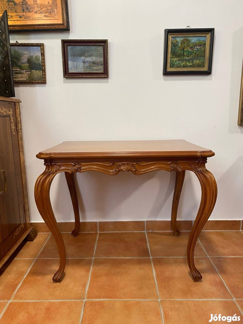 Neobarokk faragott szalonasztal