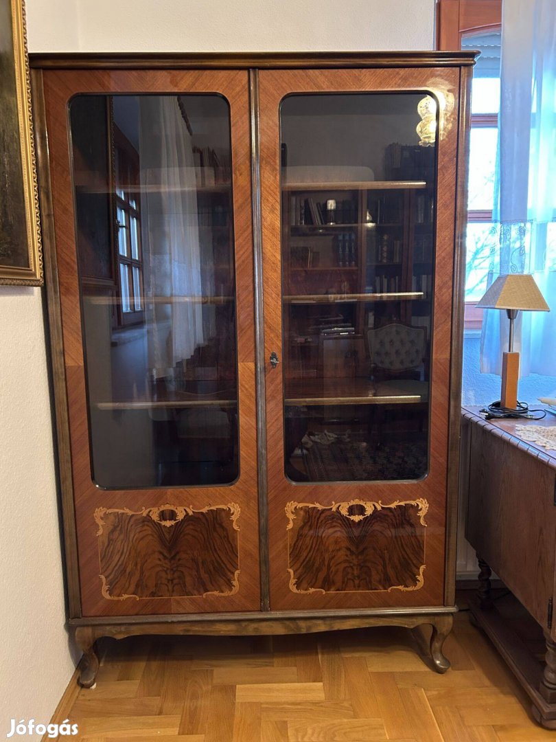 Neobarokk intarziás üveges vitrin, 170x110 cm