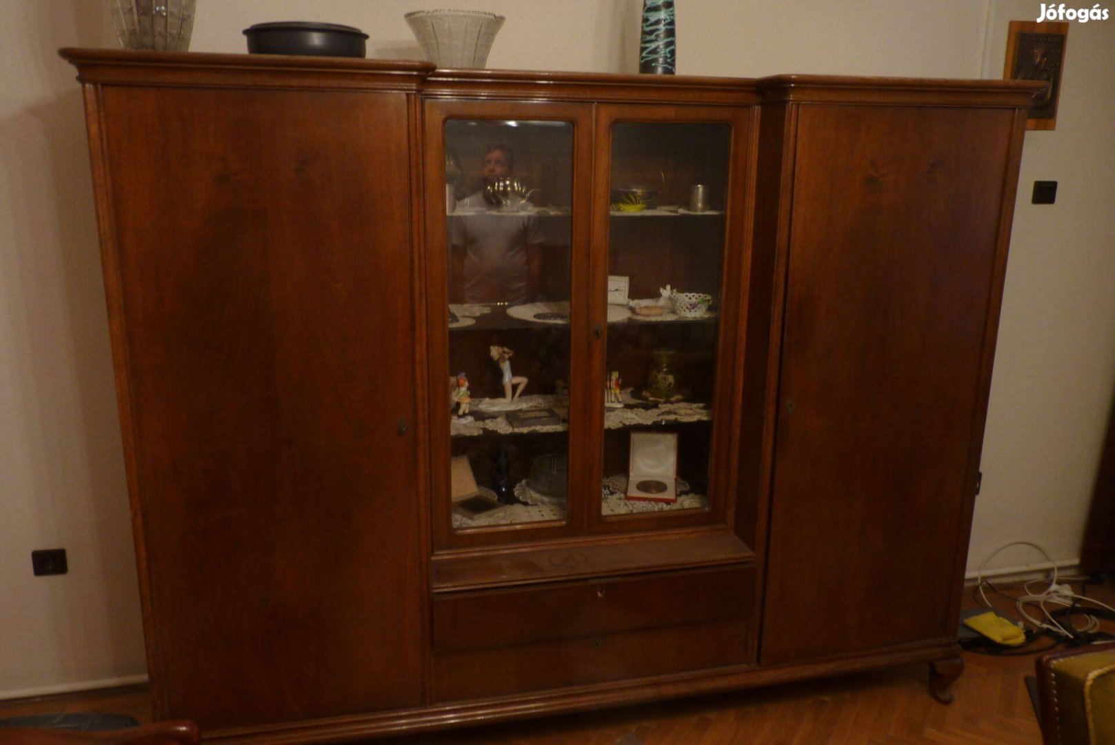 Neobarokk vitrin gardrób szekrény antik gardróbszekrény mid century
