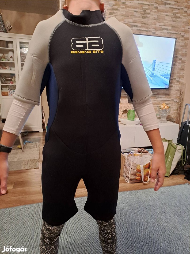 Neopren ruha, snorkelinghoz vizi sportokhoz