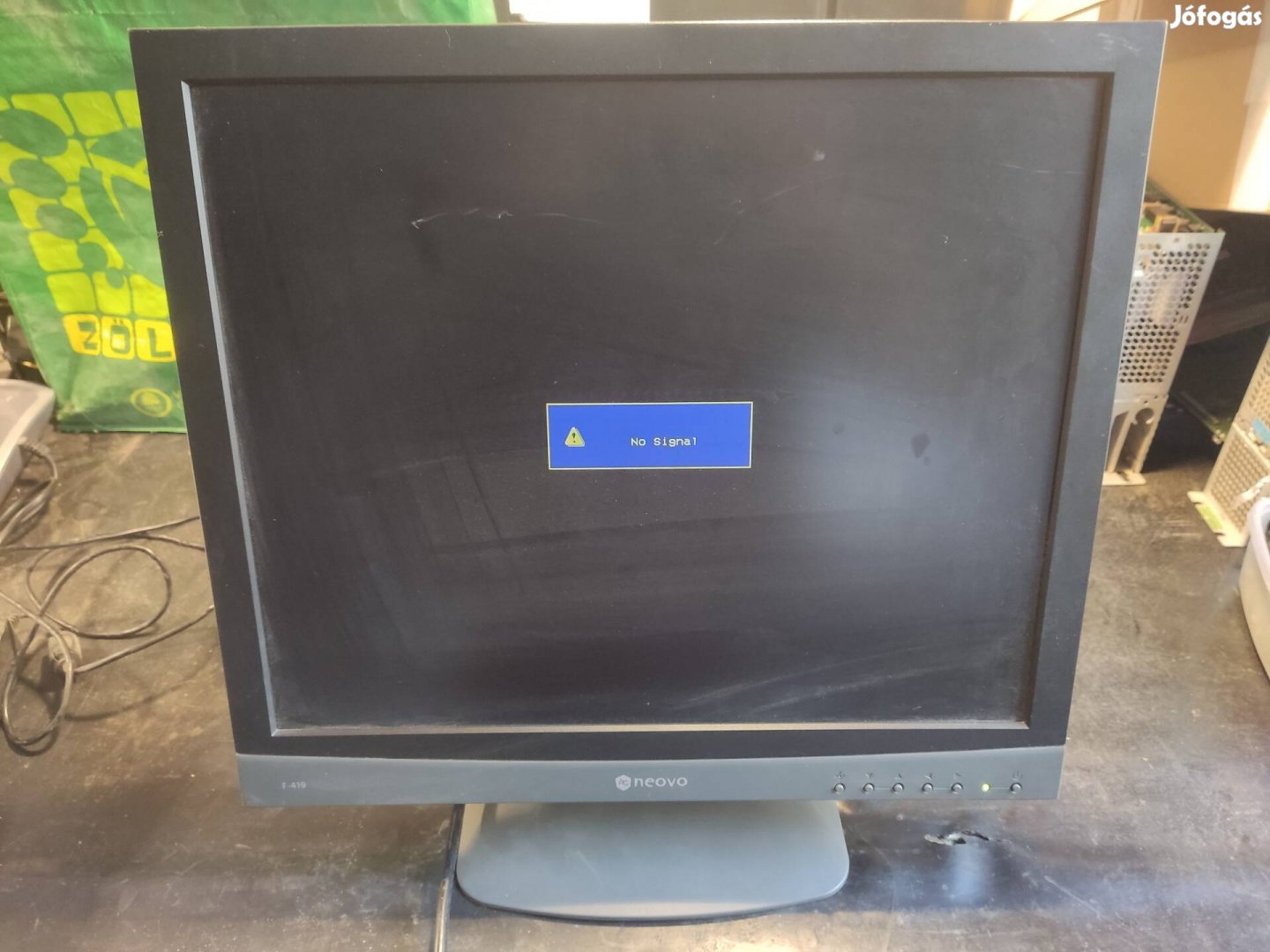 Neovo F419 monitor