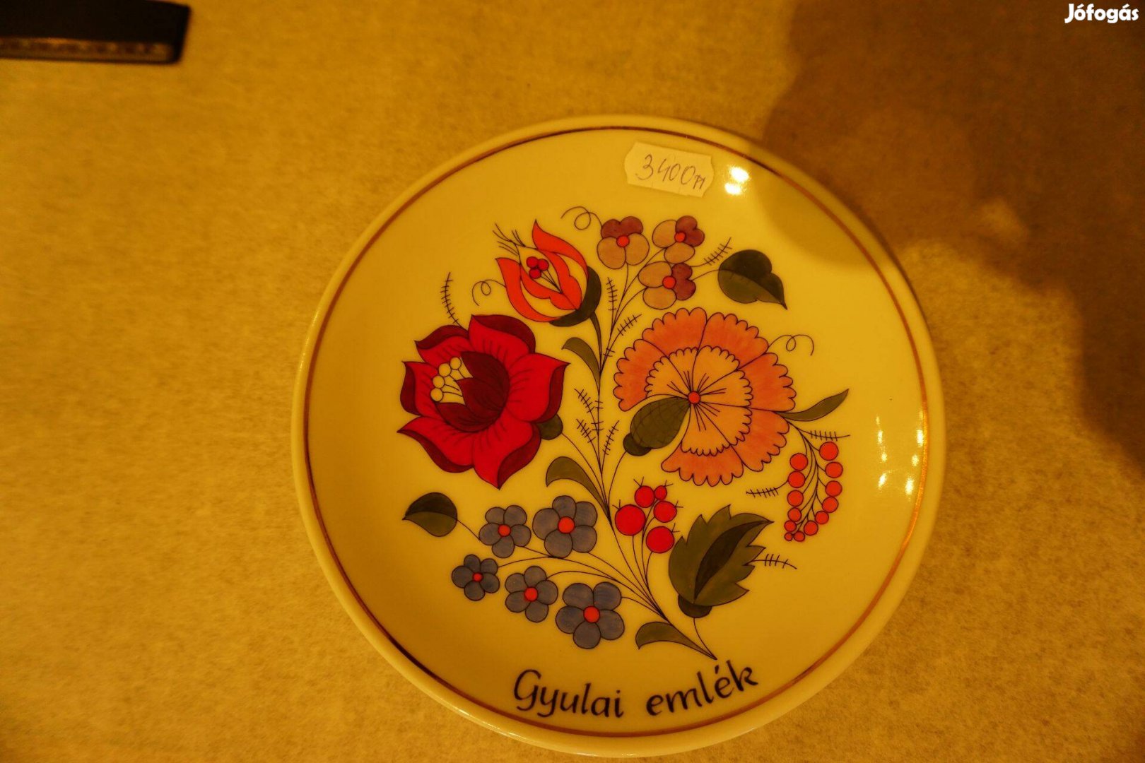 Népi iparművész kalocsai mintájával festett porcelán tányér eladó