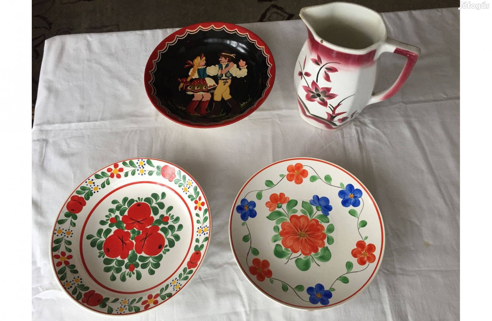 Népi kézzel festett tányérok