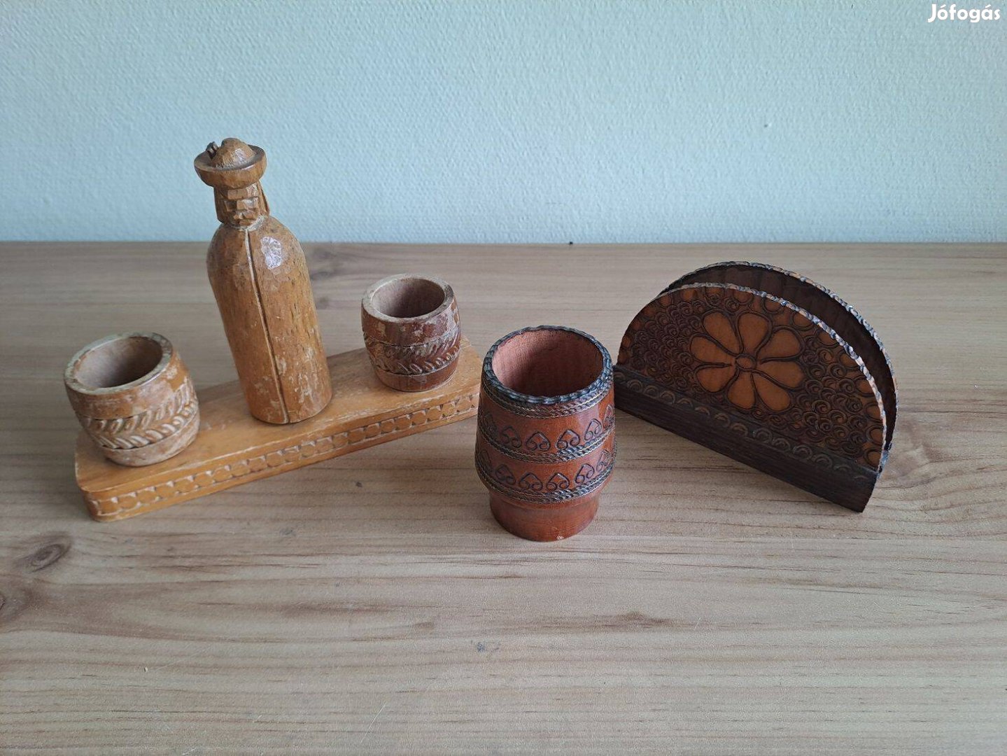 Népi konyhai asztali szett faragott sótartó szalvétatartó szett