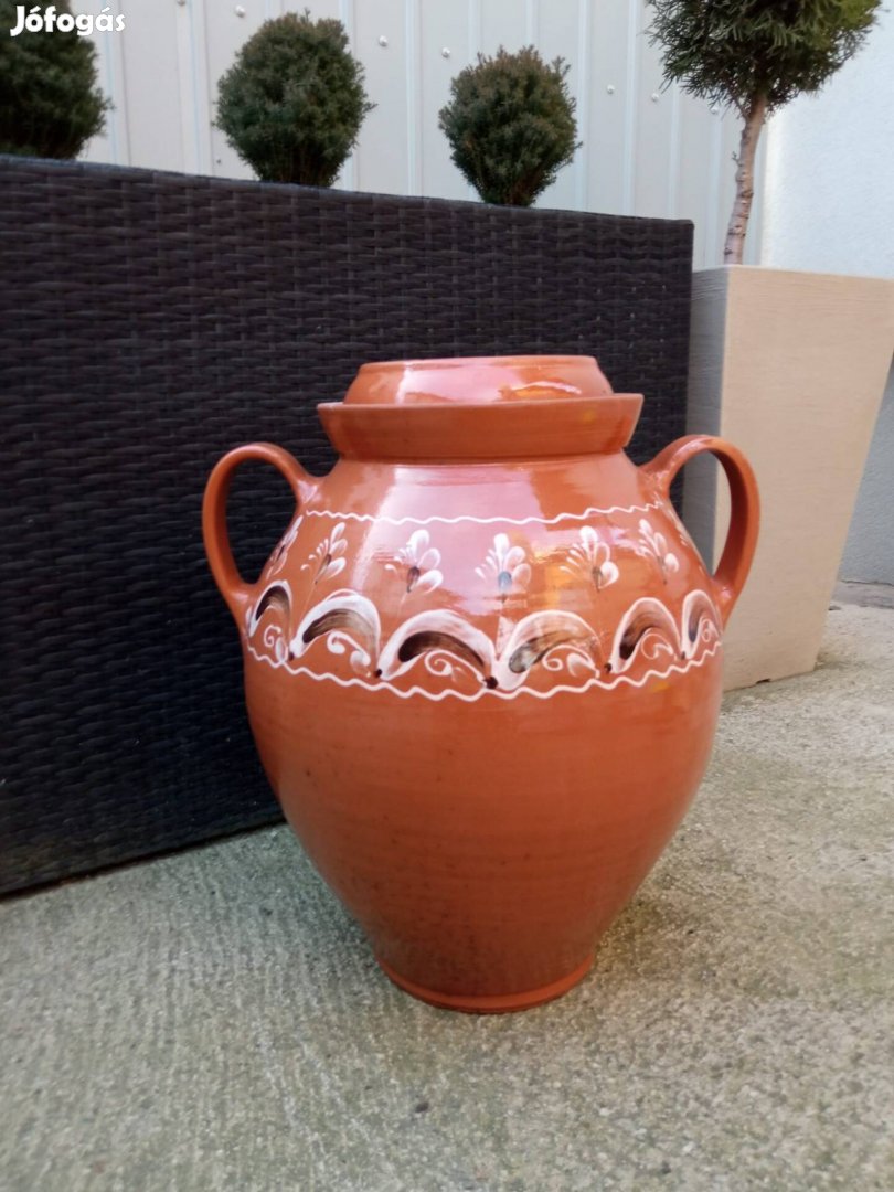 Népi motívumos mázas agyagedény fedővel - 42 cm magas