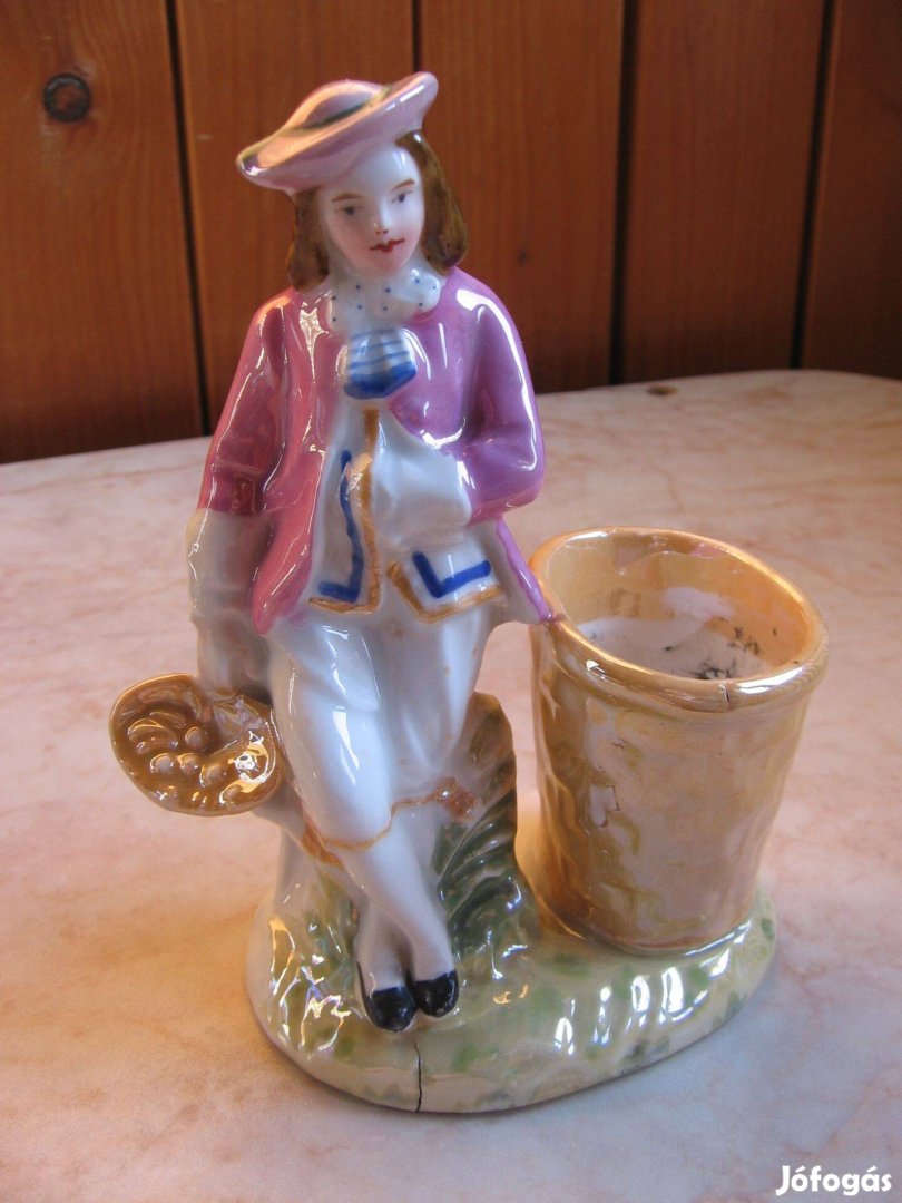 Népies rokokó figura, vitrintárgy, porcelán