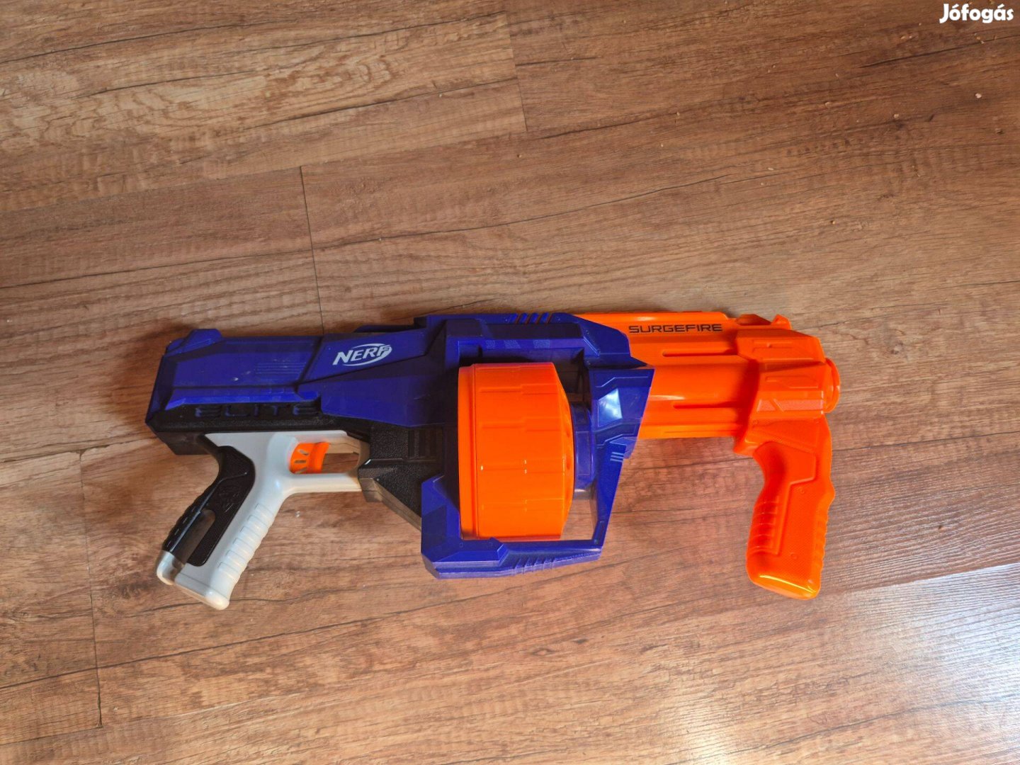 Nerf N-Strike Elite Surgefire forgótáras szivacslövő + 68 lövedék