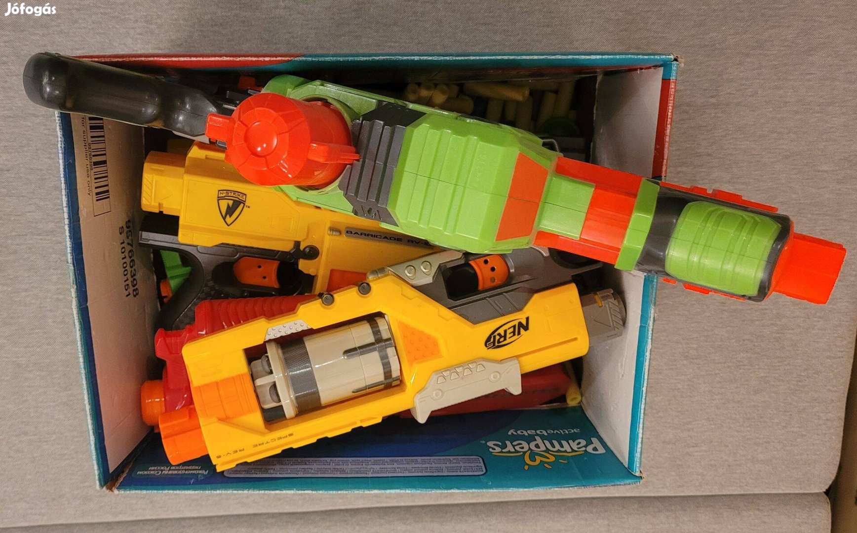 Nerf rengeteg Nerf cucc