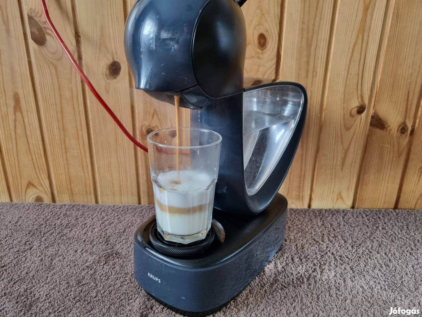 Nescafe Dolce Gusto kapszulás kávéfőző kis hibával