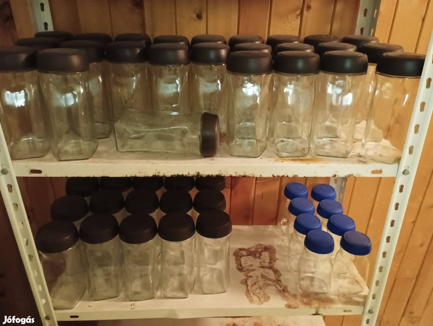 Nescafe-s üvegek, befőttesüvegek, kb 200 darab, 50 Ft/ db, minimum 100
