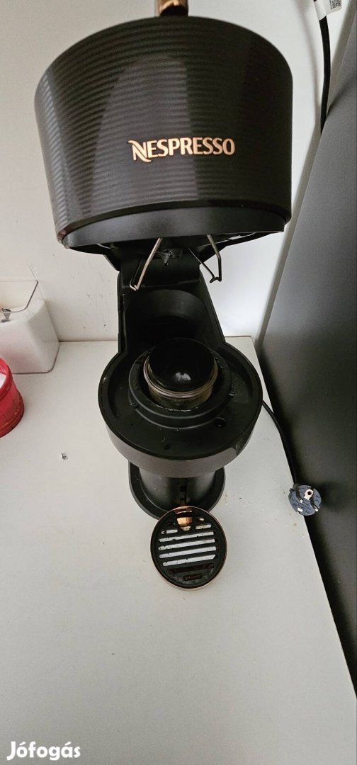 Nesperessos kávé gép dobozzal együtt 