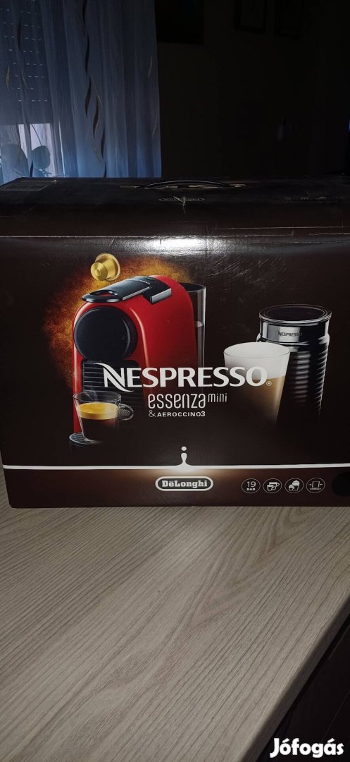 Nespresso Essenza Mini kávégép + tejhabosító