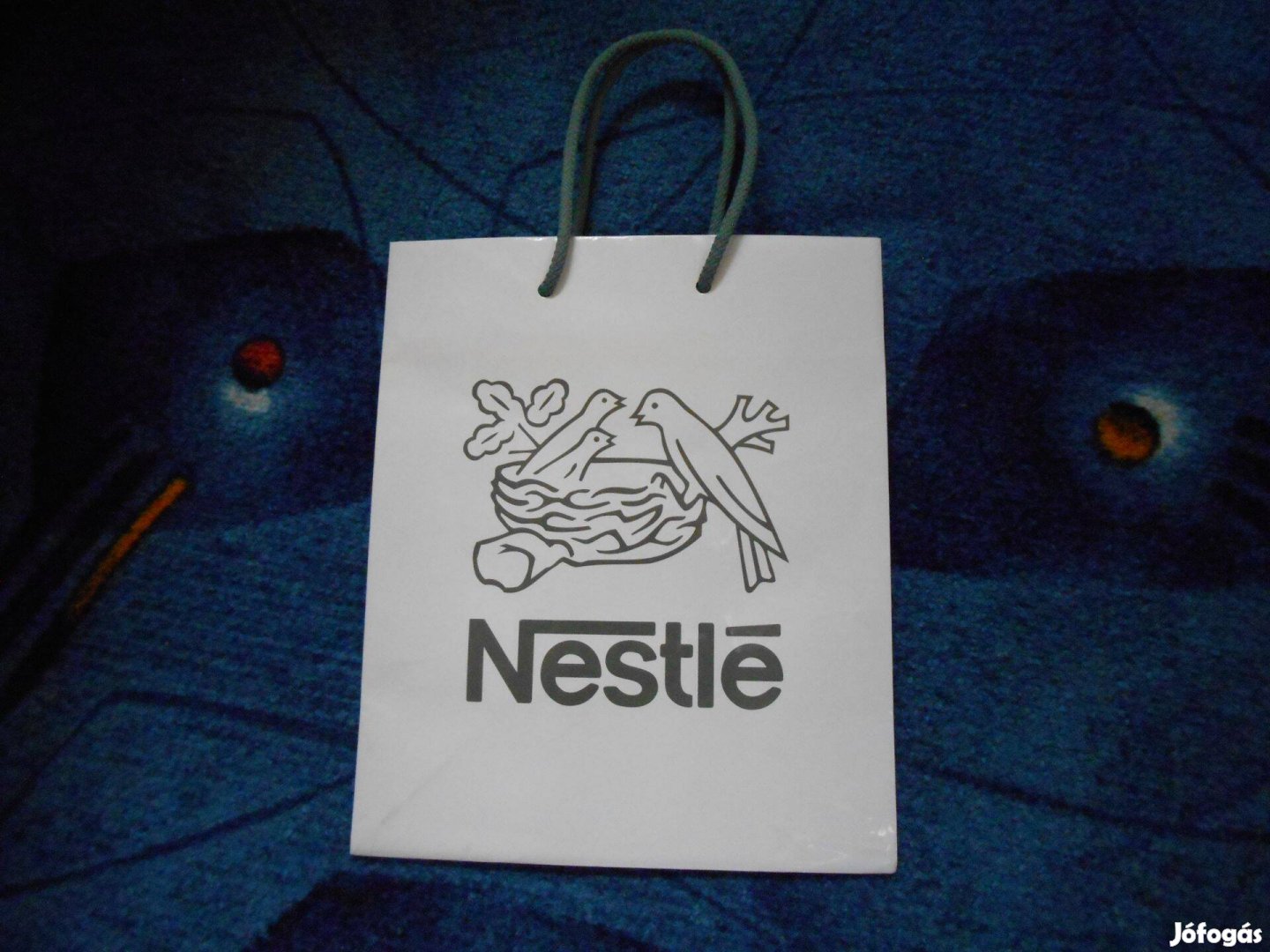 Nestlé ajándéktasak új