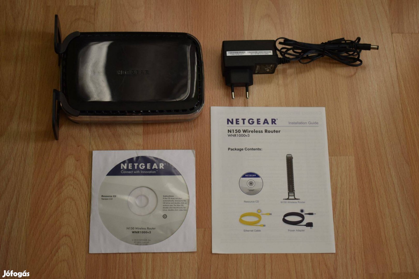 Netgear Wnr1000v3 router tartozékokkal