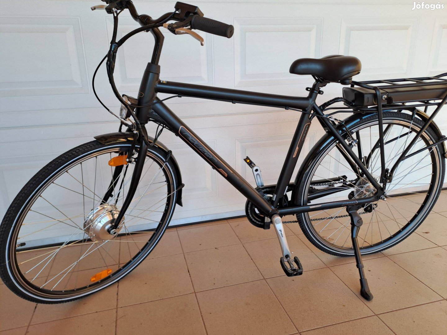 Neuzer E-city férfi kerékpár akkutöltővel