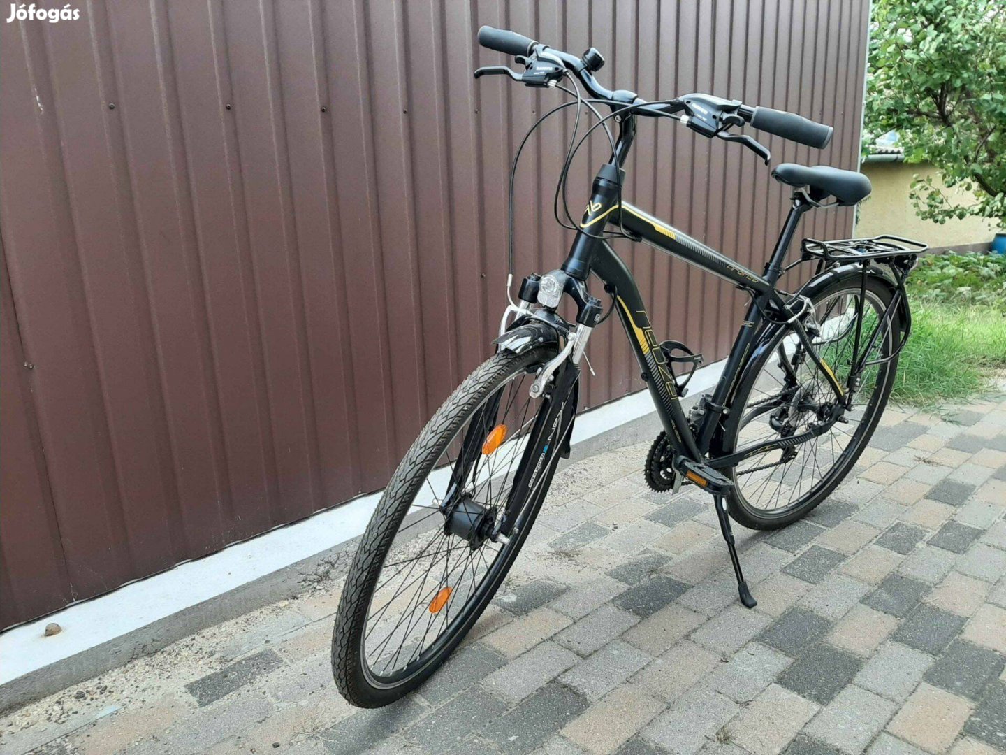 Neuzer Firenze 100 Trekking férfi kerékpár fekete/sárga matt 28"