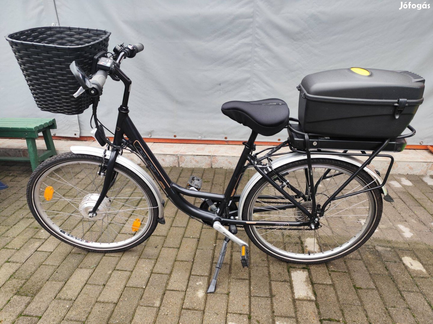 Neuzer Zagon E-city elektromos kerékpár 17Mxus