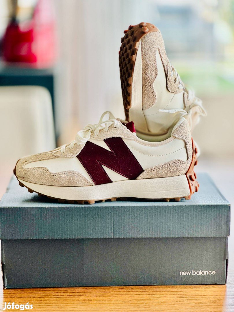 New Balance 327 cipő