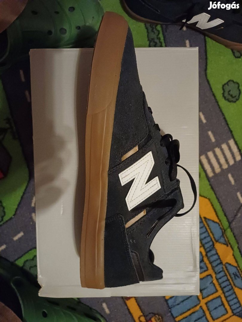 New Balance deszkás cipő