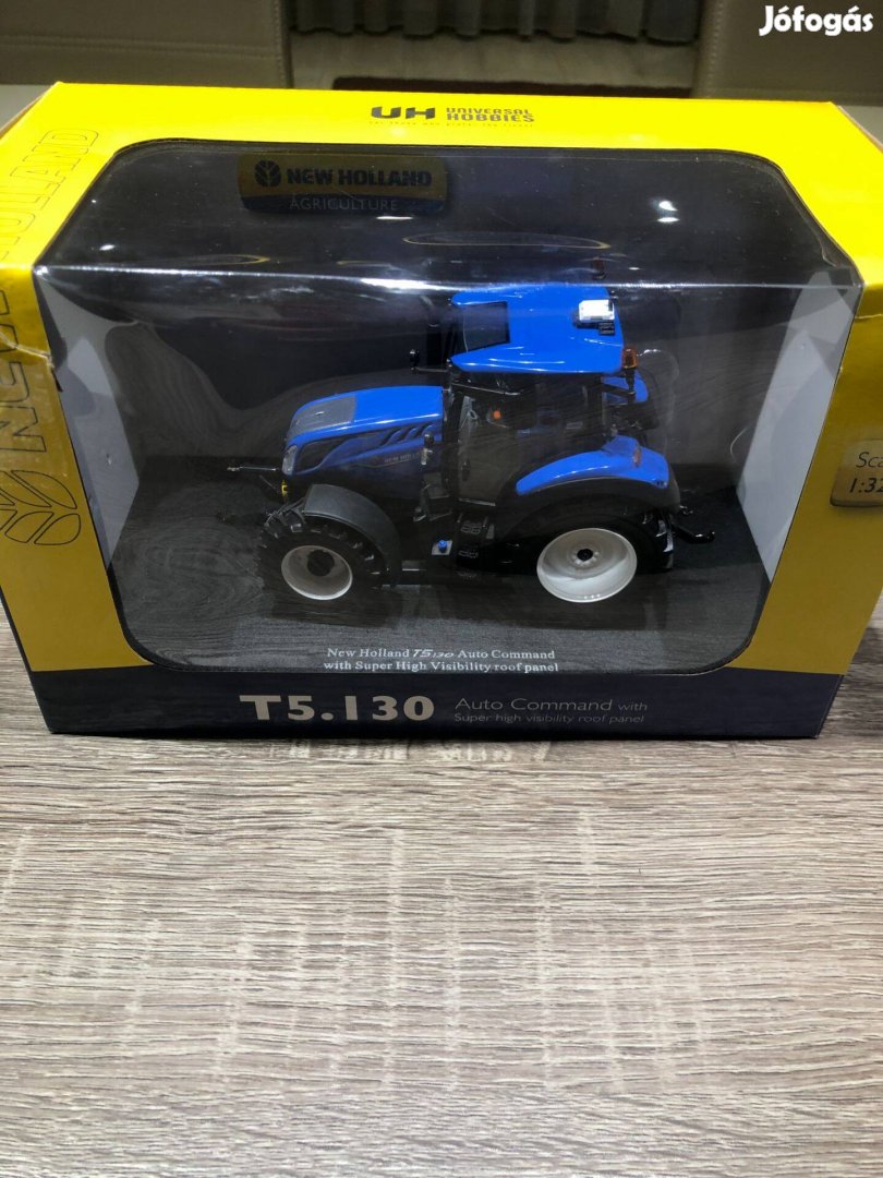 New Holland 1:32 méretarányú traktor