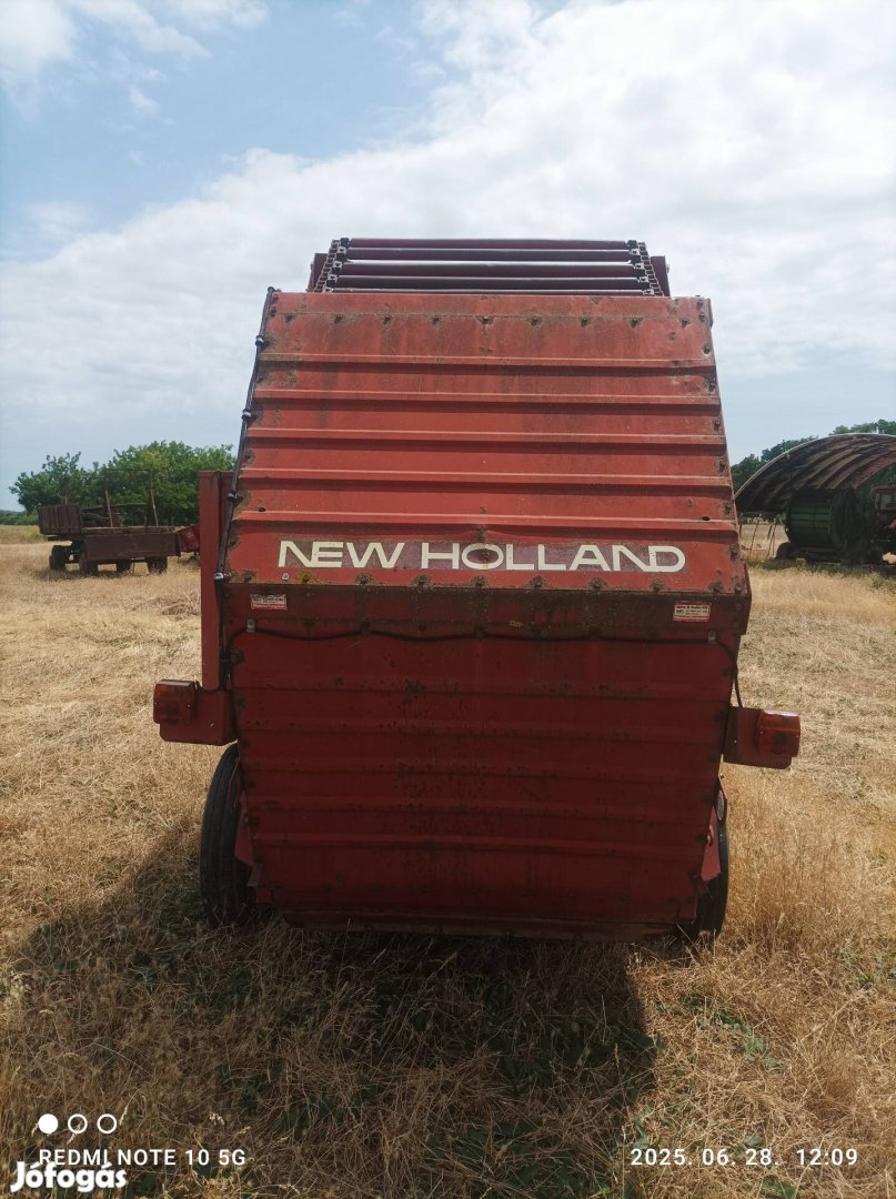 New Holland 841   550000ft