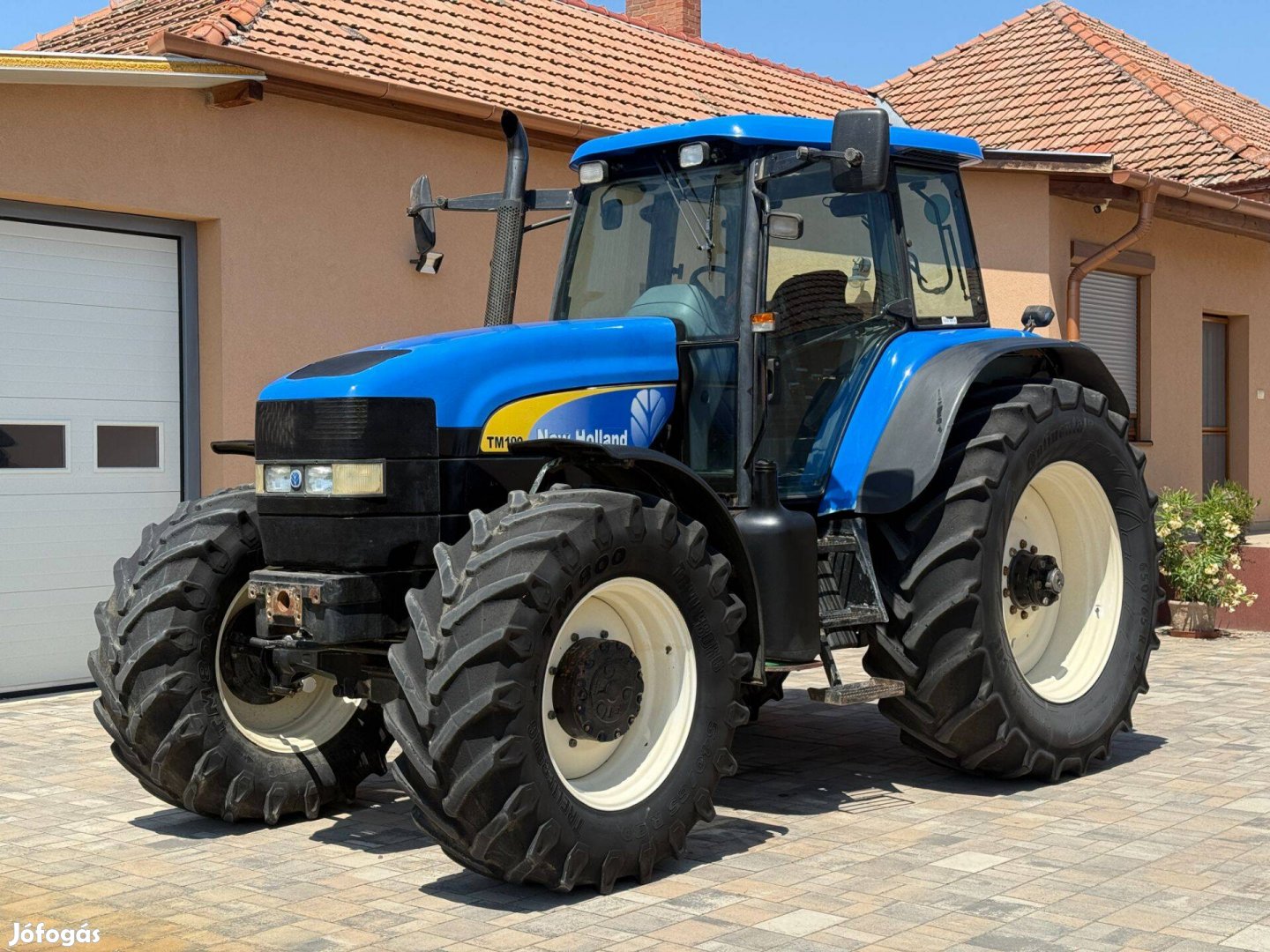 New Holland TM190 traktor