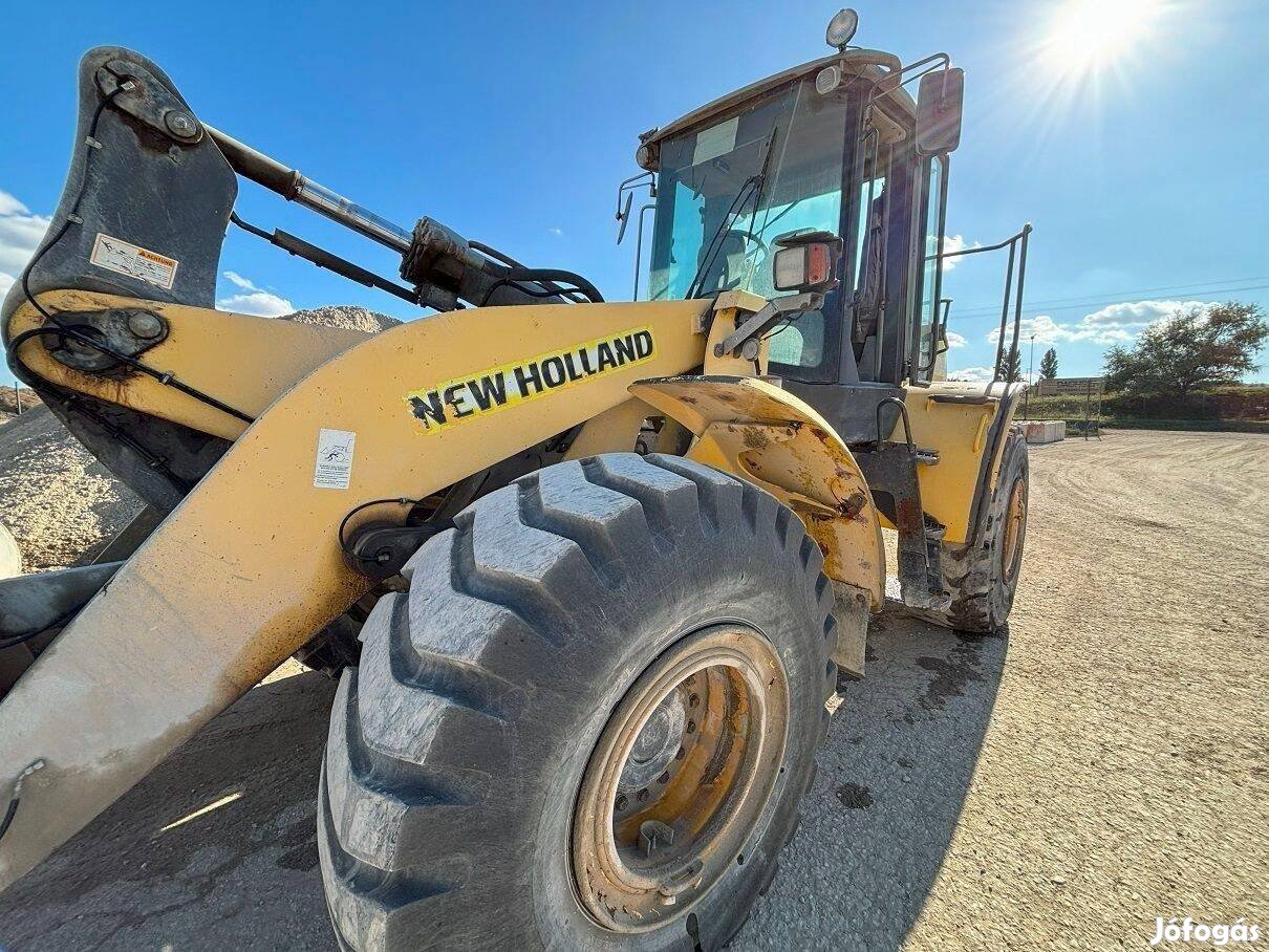 New Holland W190B homlokrakodó